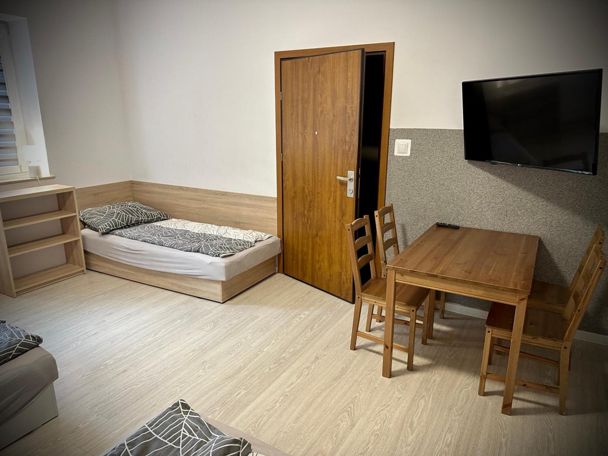 Hostel Sportowa Плоньск Экстерьер фото